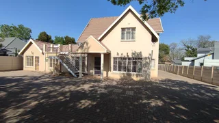 92, 1st Avenue | Prime Office Space to Let in Dunvegan