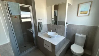 Pet-friendly 3-bed Townhouse In Saint Square Estate