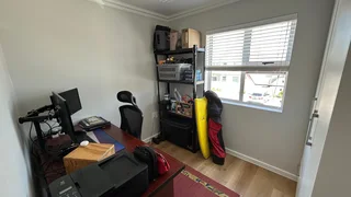 Pet-friendly 3-bed Townhouse In Saint Square Estate