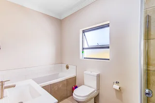 Beautiful 4-bedroom And 3,5-bathroom House In Homes Haven.