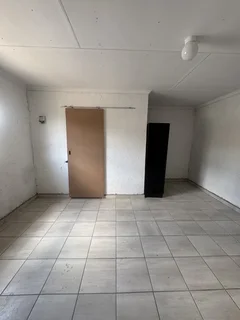 Secure 1-Bedroom Apartment In Extension 76 Polokwane, Seshego