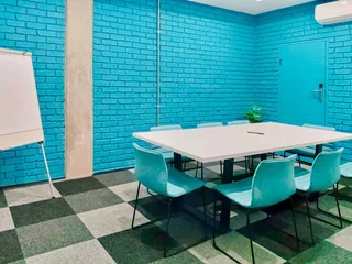 All-inclusive access to professional office space for 2 persons in Regus Beethoven St.