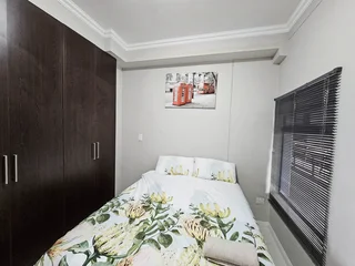 Stunning Fully Furnished 2 Bedroom Apartment in a Prime Location