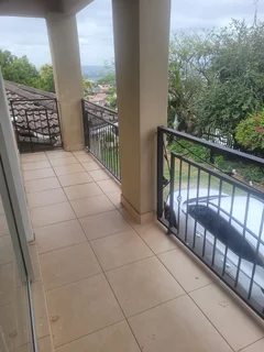 Huge One Bedroom Lounge Big Kitchen And Spacious Shower  Available  Immediatley  Or A Border In H...