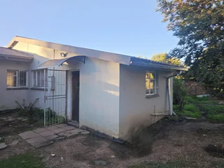 **Charming 3-Bedroom Home in Prime Location**