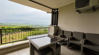 Excellent price for this modern 3-bedroom penthouse apartment at Izinga eco estate!