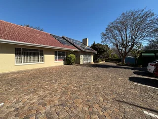 Medical Suite to Let - The Village Medical, Parktown North