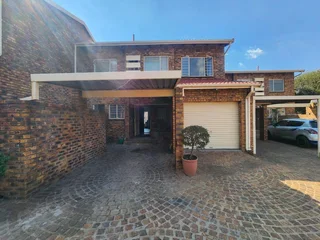 Stunning Three Bedroom Townhouse Brackenhurst