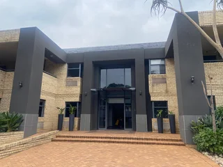 360 sqm Office To Let in Bryanston