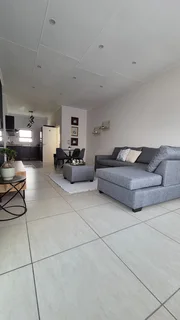 Secure 2-bedroom And 2-bathroom Apartment In Emerald Boulevard, Modderfontein