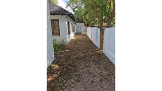 Secure 1-bedroom Anderson Garden Flat