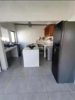 Secure 2-Bedroom And 2-Bathroom House In Delport Street, Palmiet