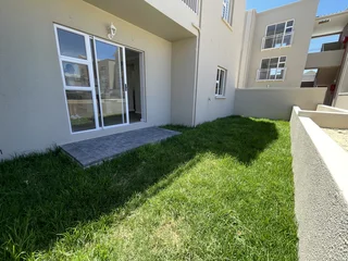 Secure 2-Bedroom And 1-Bathroom Apartment In Whitehall Way, Sunningdale