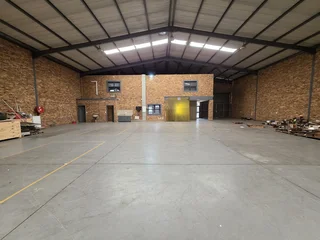 Warehouse To Let in Brentwood Business Park, Brentwood Park.