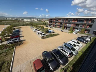 360m² Office to rent in Cedar Square in Sandown