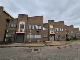 599m² Warehouse To Let| Selby (JHB South)