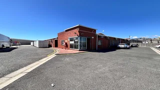 1730m² Warehouse with a 2713m² yard TO LET in Montague Gardens