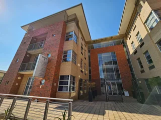 Spacious and secure 121sqm office to rent in Constantia Kloof, Roodepoort