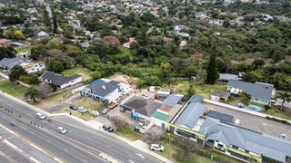 Prime location for business with approvals to develope vacant back section