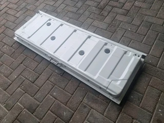 Isuzu tailgate - See pix