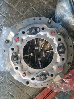 Isuzu Truck clutch kit - see pix