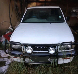 Isuzu Frontier stripping for spares