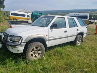 Isuzu Frontier 4x4 diesel - body only