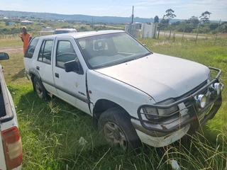 Isuzu Frontier 4x4 diesel - body only