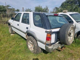 Isuzu Frontier 4x4 diesel - body only