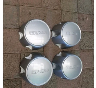 Isuzu centre caps
