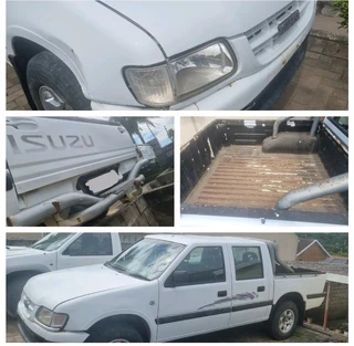 Isuzu KB double cab - NO ENGINE NO GEARBOX.  BODIES ONLY