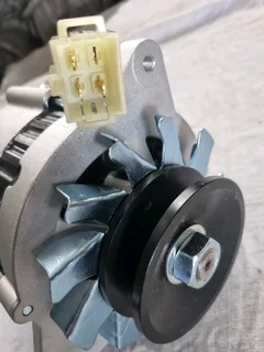 Isuzu diesel Alternator