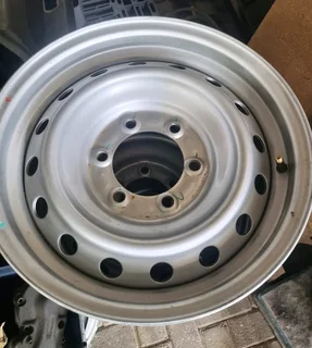 Isuzu bakkie rims - 6 hole - 16 inch