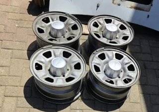 Isuzu tailgates,  rims, towbar, taillights and other spares