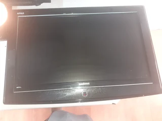 4 X Cracked 32 Inch Flat screen Tv's