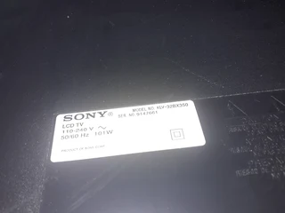 4 X Cracked 32 Inch Flat screen Tv&#39;s