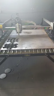 Complete Plasma CNC Machine 1.5m x 3m cut area, 220v Cut45 plasma source and  Mach3 THC onboard.