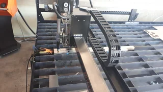 Complete Plasma CNC Machine 1.5m x 3m cut area, 220v Cut45 plasma source and  Mach3 THC onboard.