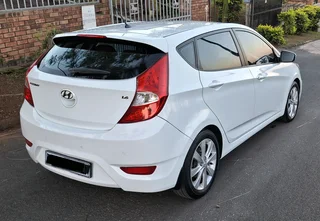 NEAT!  2016 HYUNDAI ACCENT HATCHBACK