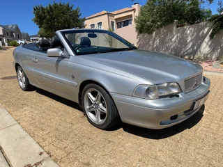 Low kms ! Volvo C70 Cabriolet - Full service