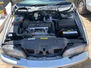 Rare low kms Volvo C70 Cabriolet -Full service