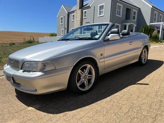 Rare low kms Volvo C70 Cabriolet -Full service