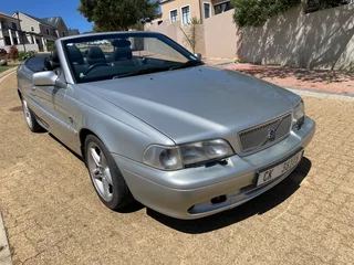 Rare low kms Volvo C70 Cabriolet -Full service