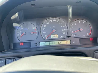 130 000km Convertible Full service Automatic