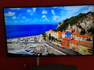 LG 65 inch UHD Smart Tv - 4K - As New ! Box - Unused pedestals !