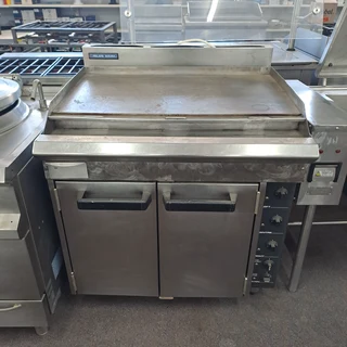 Industrial Oven with Flat Top