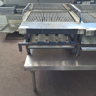 Griller 4 Burner Gas Ribbed