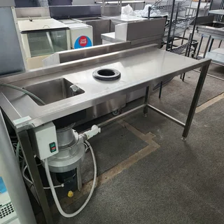 Dirties Table with Macerator / Food waste disposer