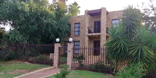 Large house for sale Langenhoven Park