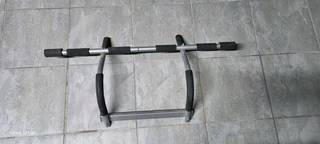 Pull up bar for door frame